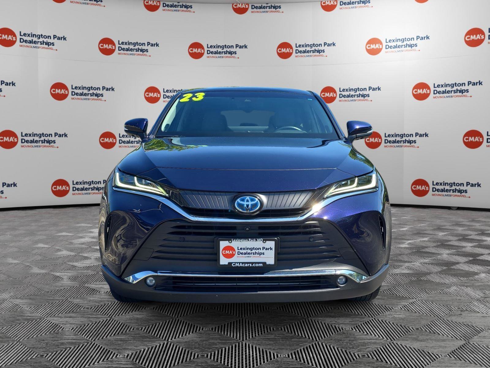 Used 2023 Toyota Venza Limited AWD/4WD image 2