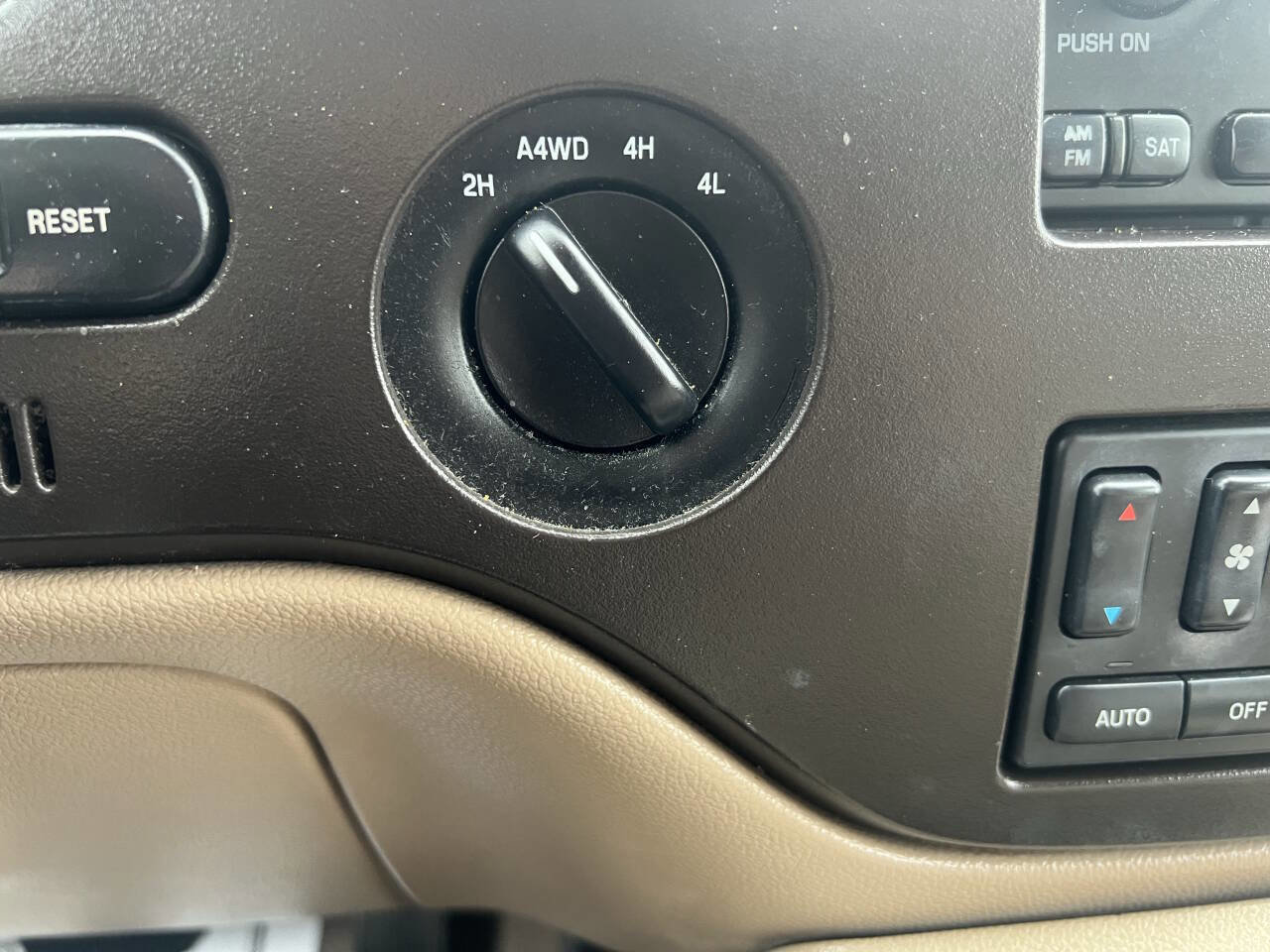 Used 2004 Ford Expedition Eddie Bauer image 11