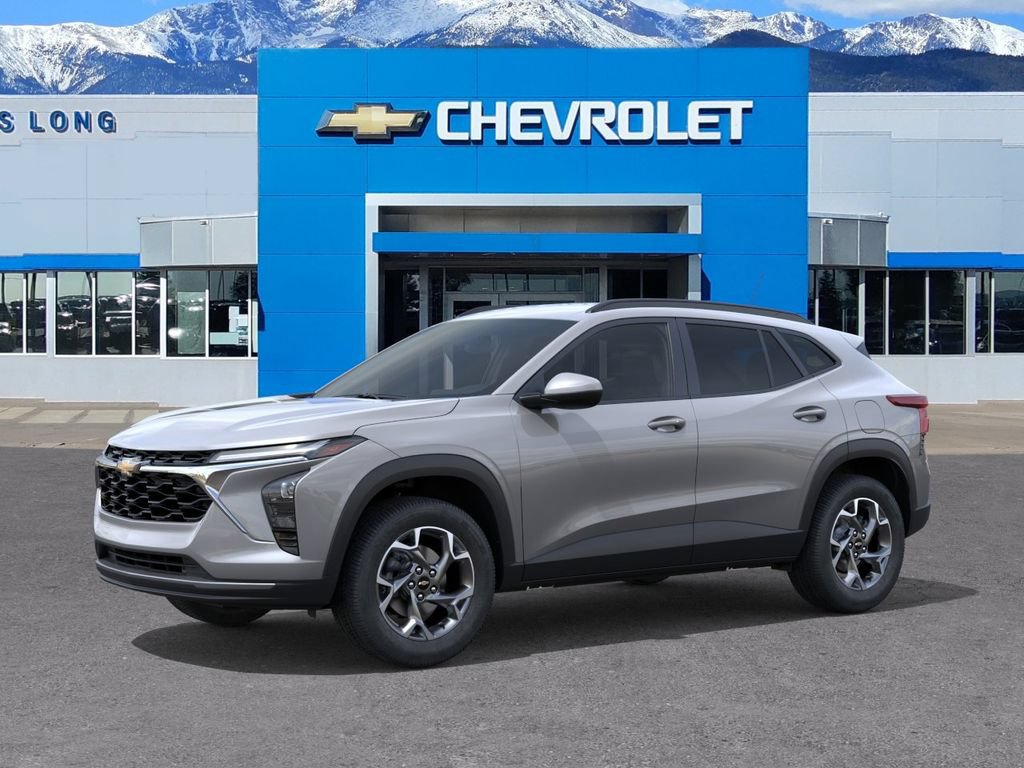 New 2026 Chevrolet Trax LT w/ Driver Confidence Package FWD image 2