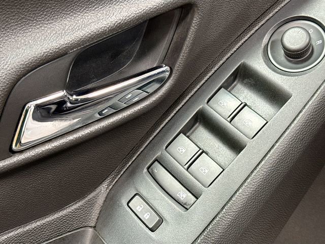 Used 2018 Chevrolet Trax LS image 17