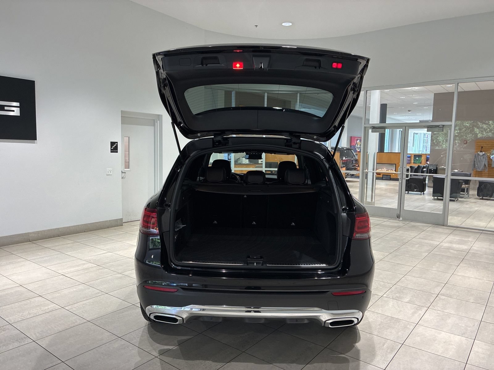 Used 2022 Mercedes-Benz GLC 300 4MATIC image 13