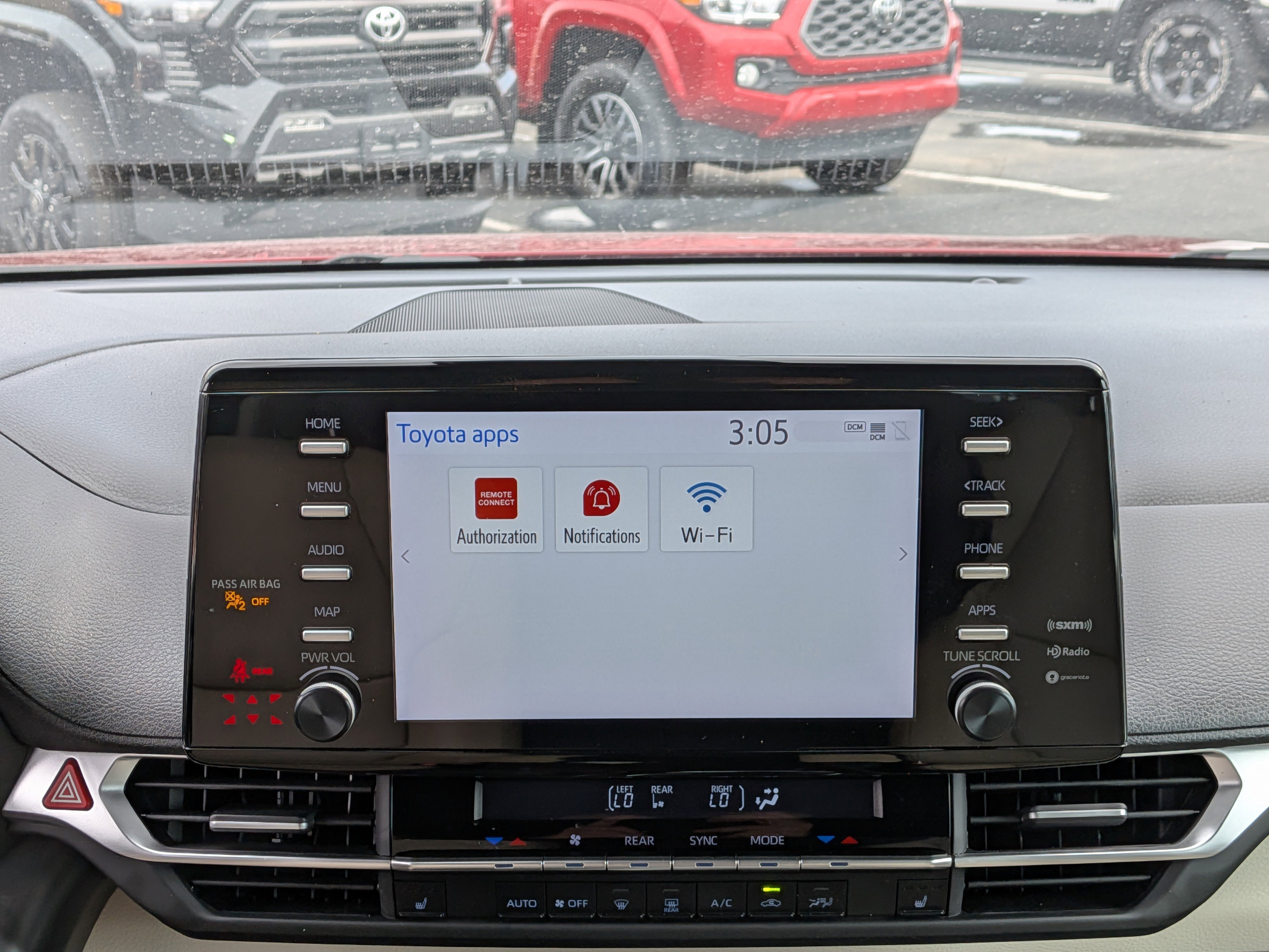 Certified 2024 Toyota Sienna XLE image 33