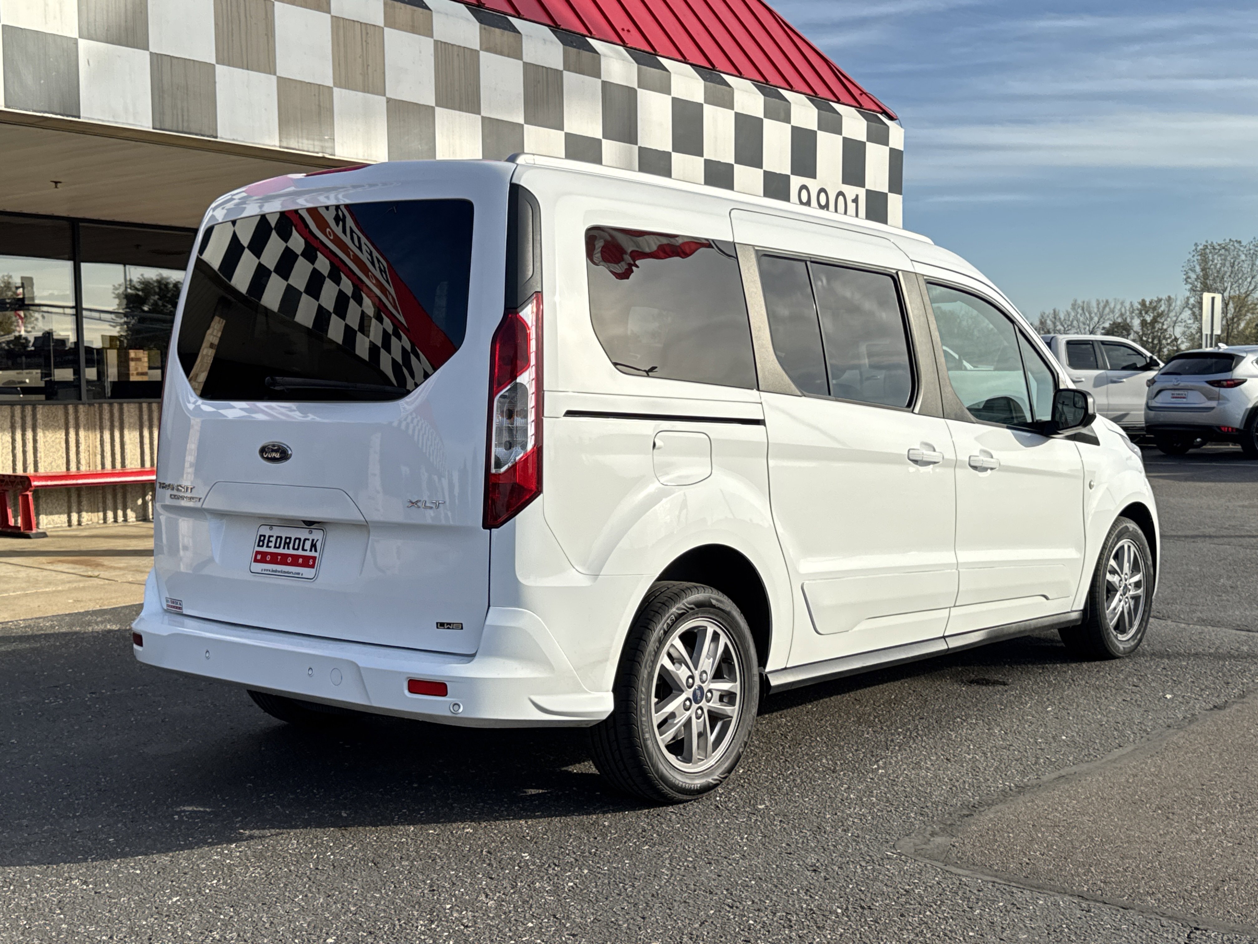 Used 2022 Ford Transit Connect XLT image 7