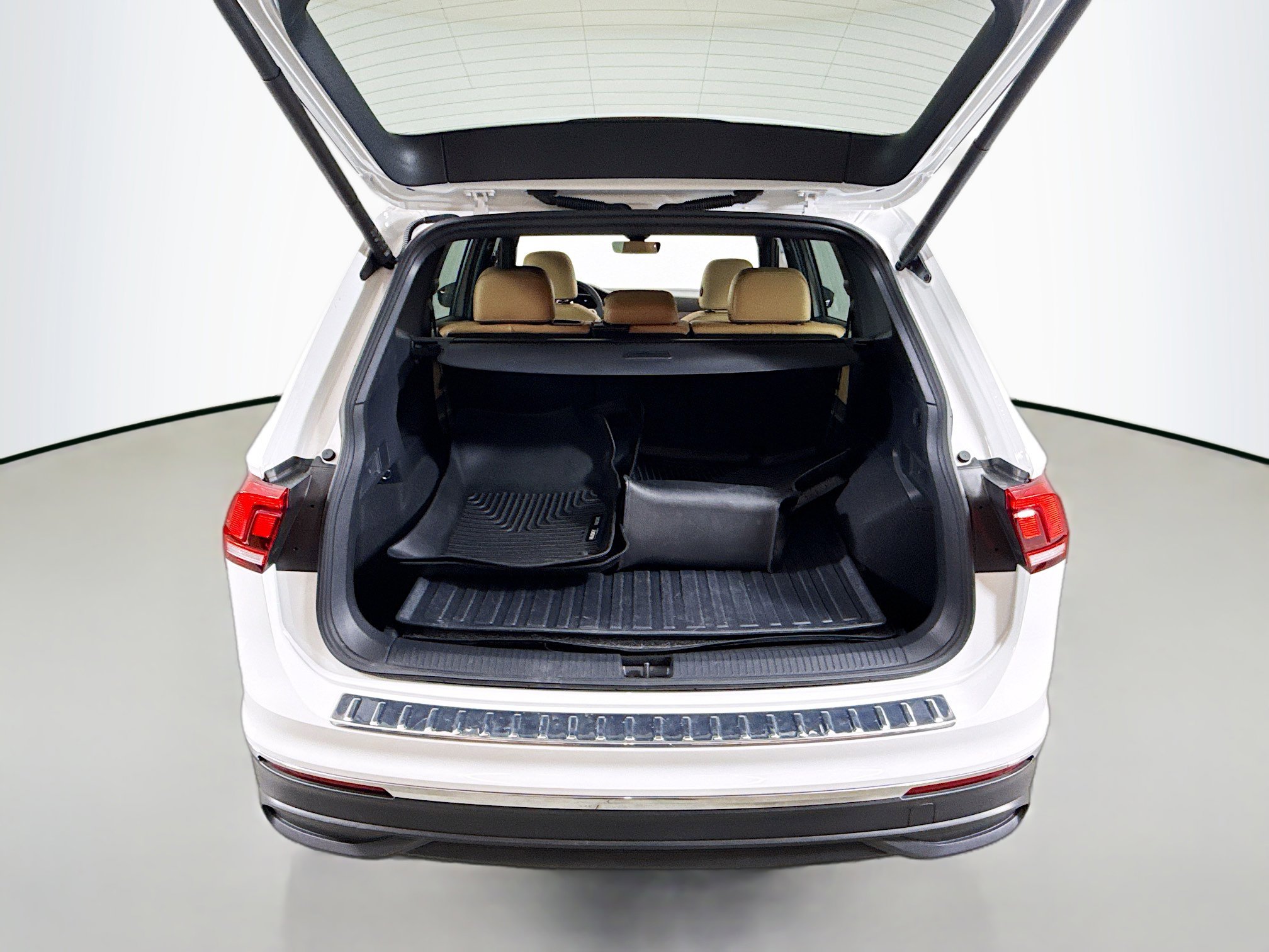 Used 2024 Volkswagen Tiguan SE image 22