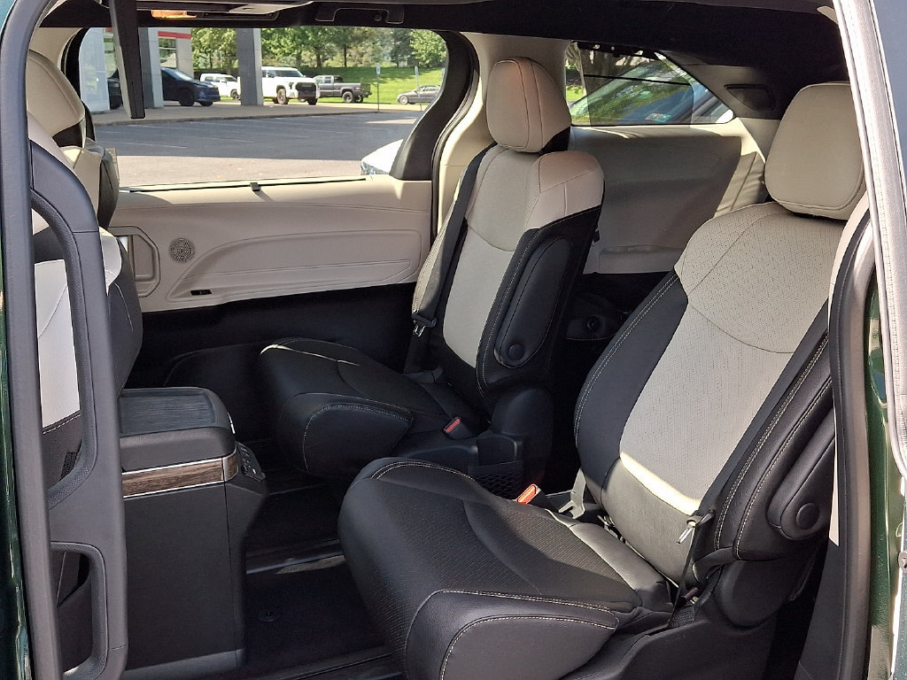 New 2026 Toyota Sienna Platinum AWD/4WD image 6