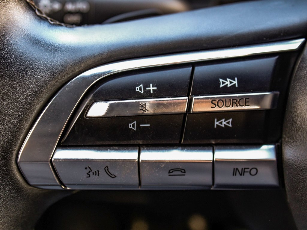 Used 2022 MAZDA MAZDA3 s image 28