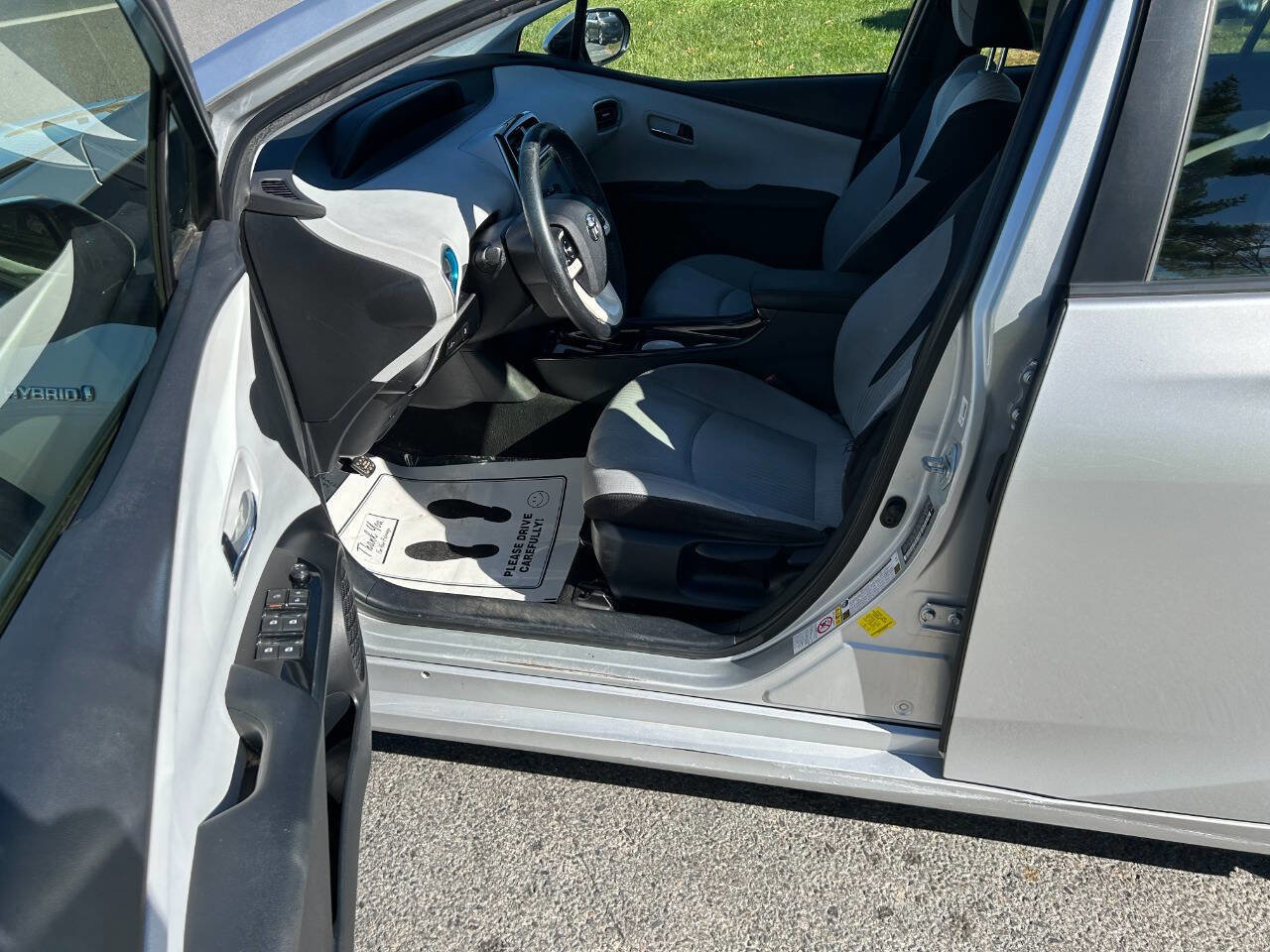 Used 2016 Toyota Prius Three FWD image 14