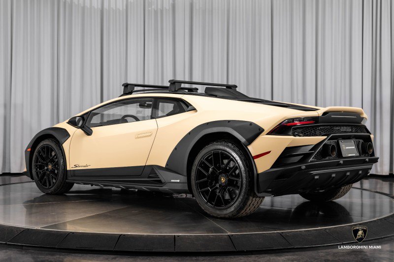 Used 2024 Lamborghini Huracan Sterrato image 20