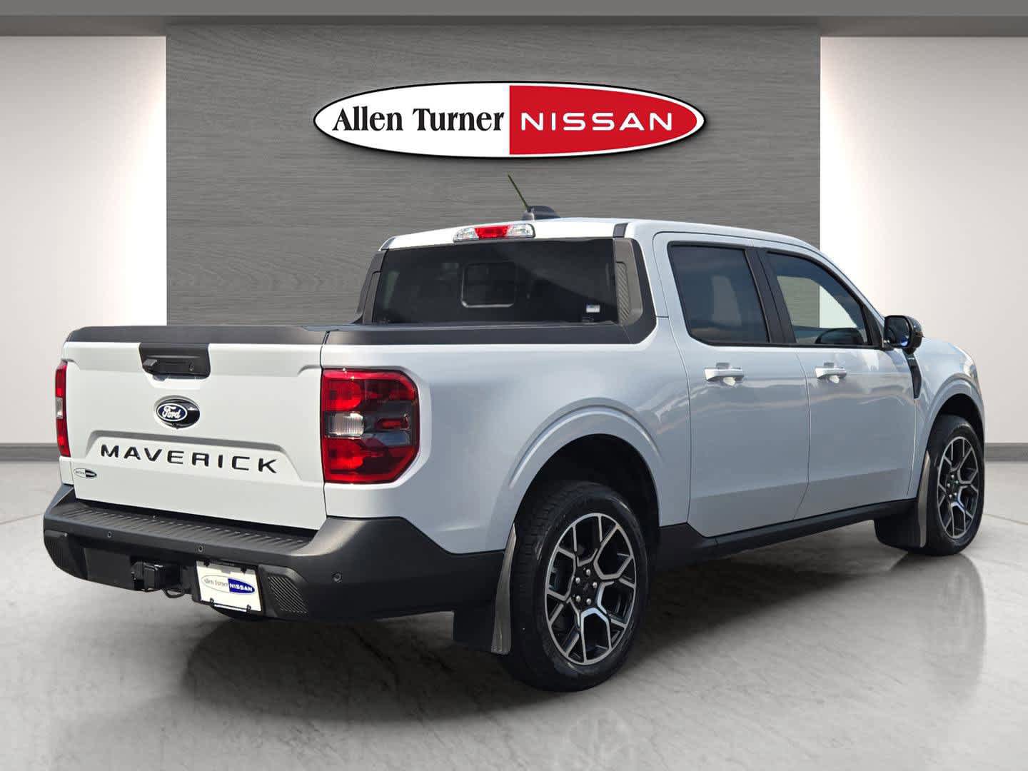 Used 2025 Ford Maverick Lariat w/ 4K Tow Package image 6