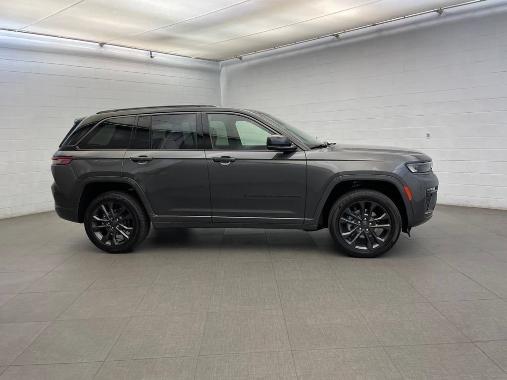 New 2026 Jeep Grand Cherokee Limited AWD/4WD image 2