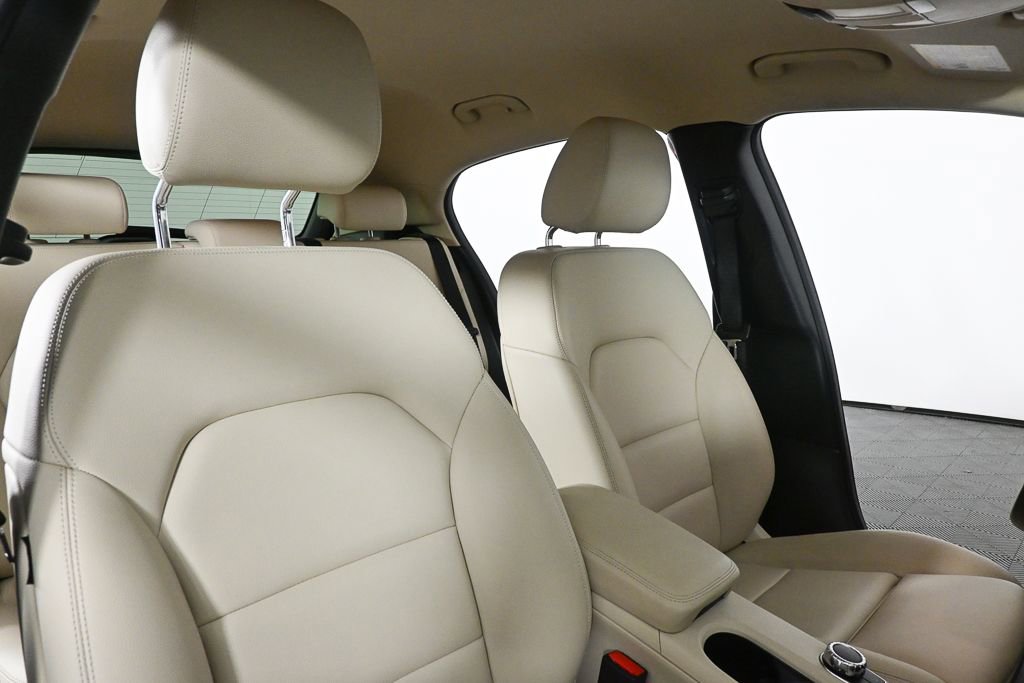 Used 2019 Mercedes-Benz GLA 250 4MATIC image 21