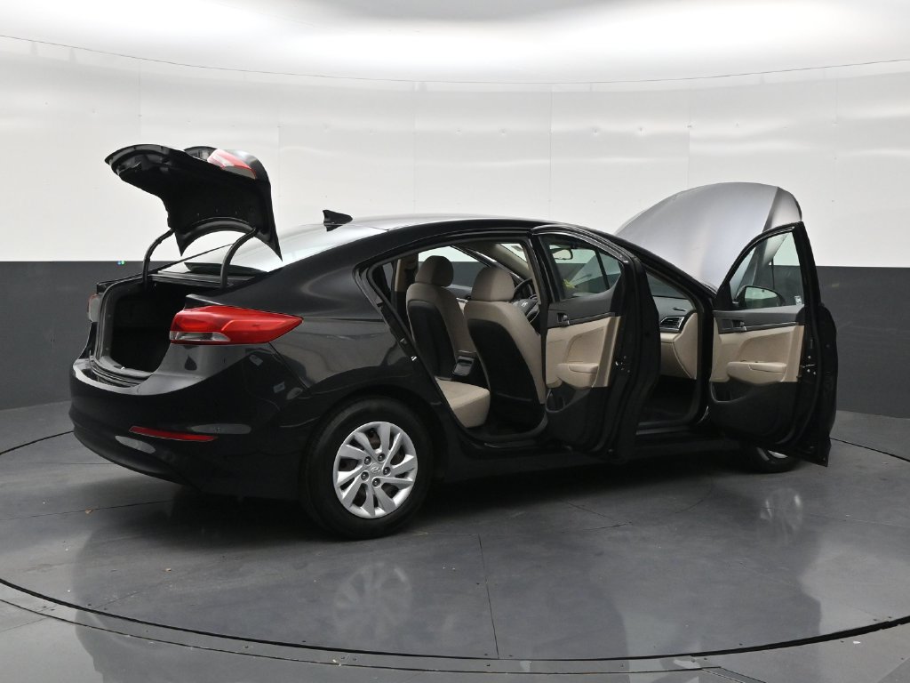 Used 2017 Hyundai Elantra SE FWD image 27