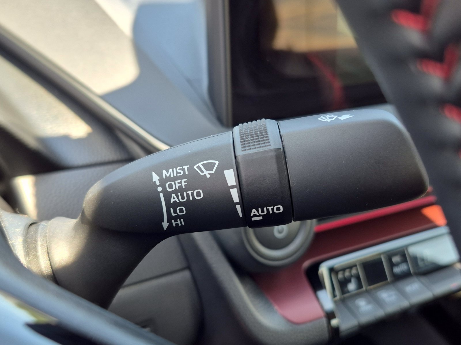 Certified 2026 Toyota Prius Plug-In Hybrid FWD image 35