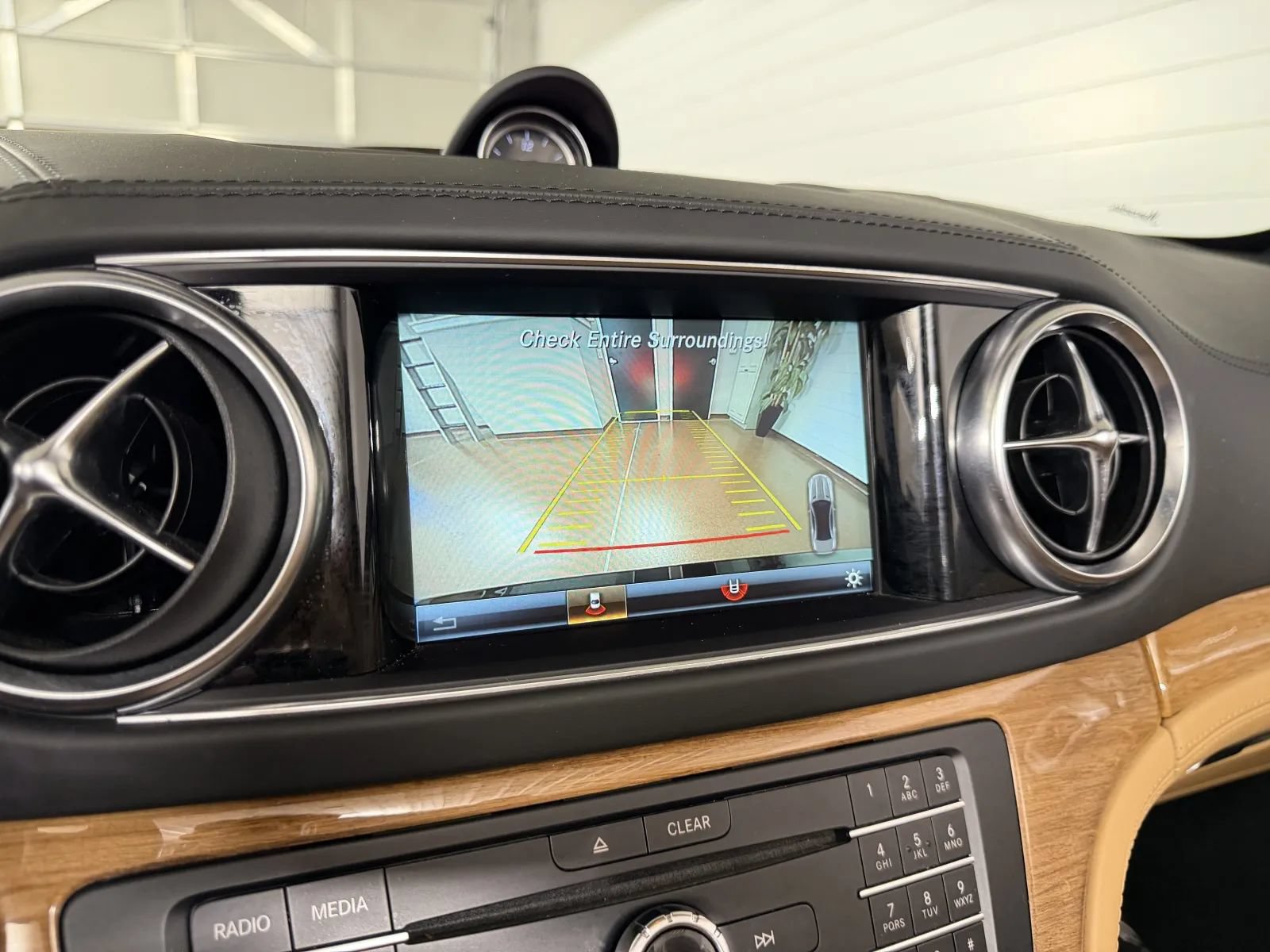 Used 2017 Mercedes-Benz SL 550 image 26