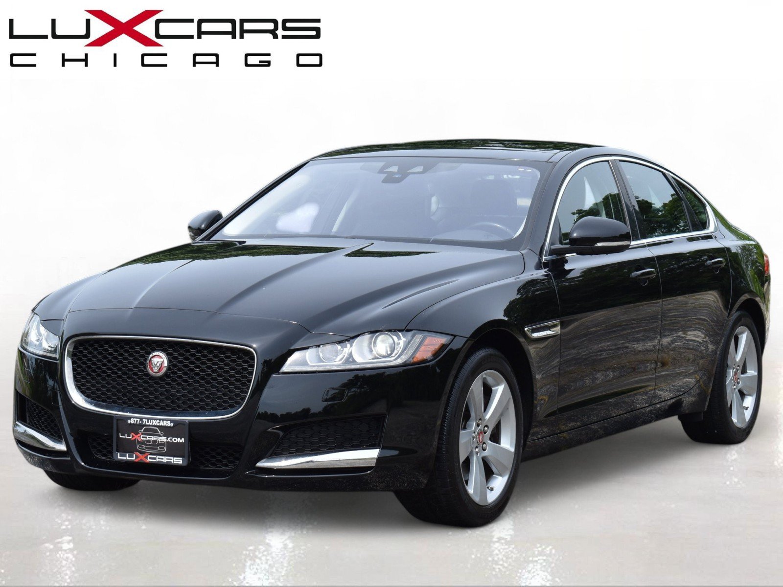 Used 2018 Jaguar XF AWD image 3