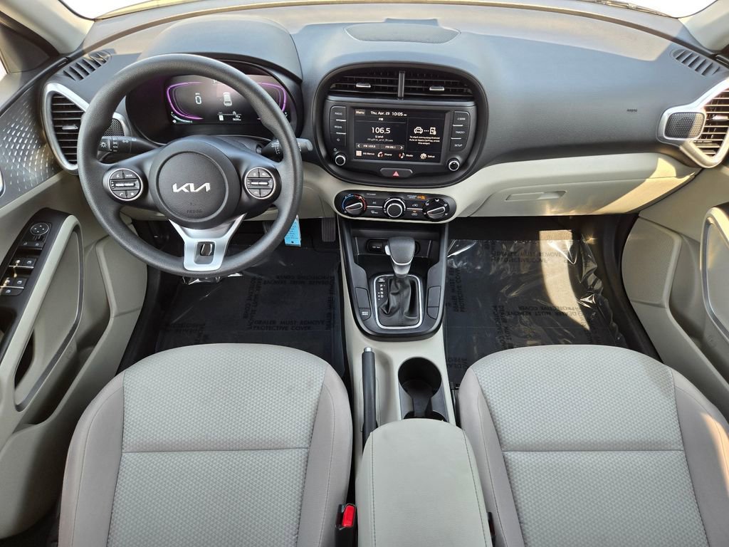 Used 2025 Kia Soul LX FWD image 19