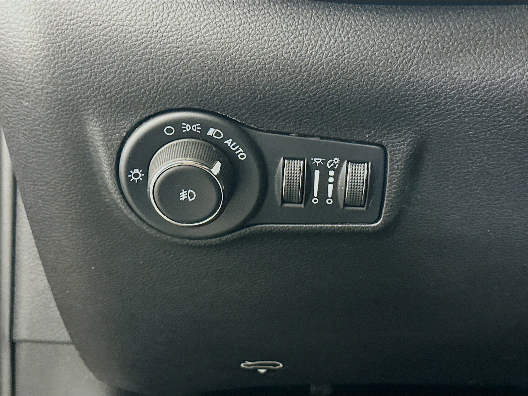 Used 2022 Jeep Compass Latitude AWD/4WD image 17