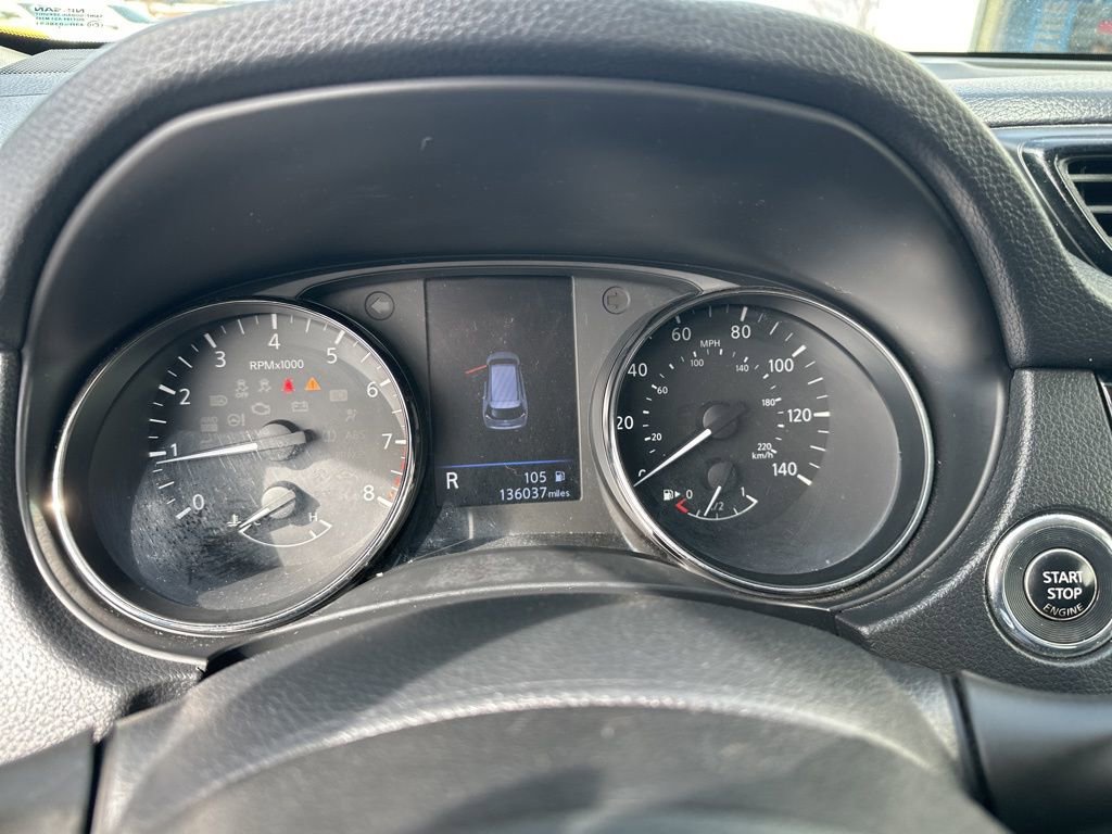 Used 2018 Nissan Rogue SV image 19