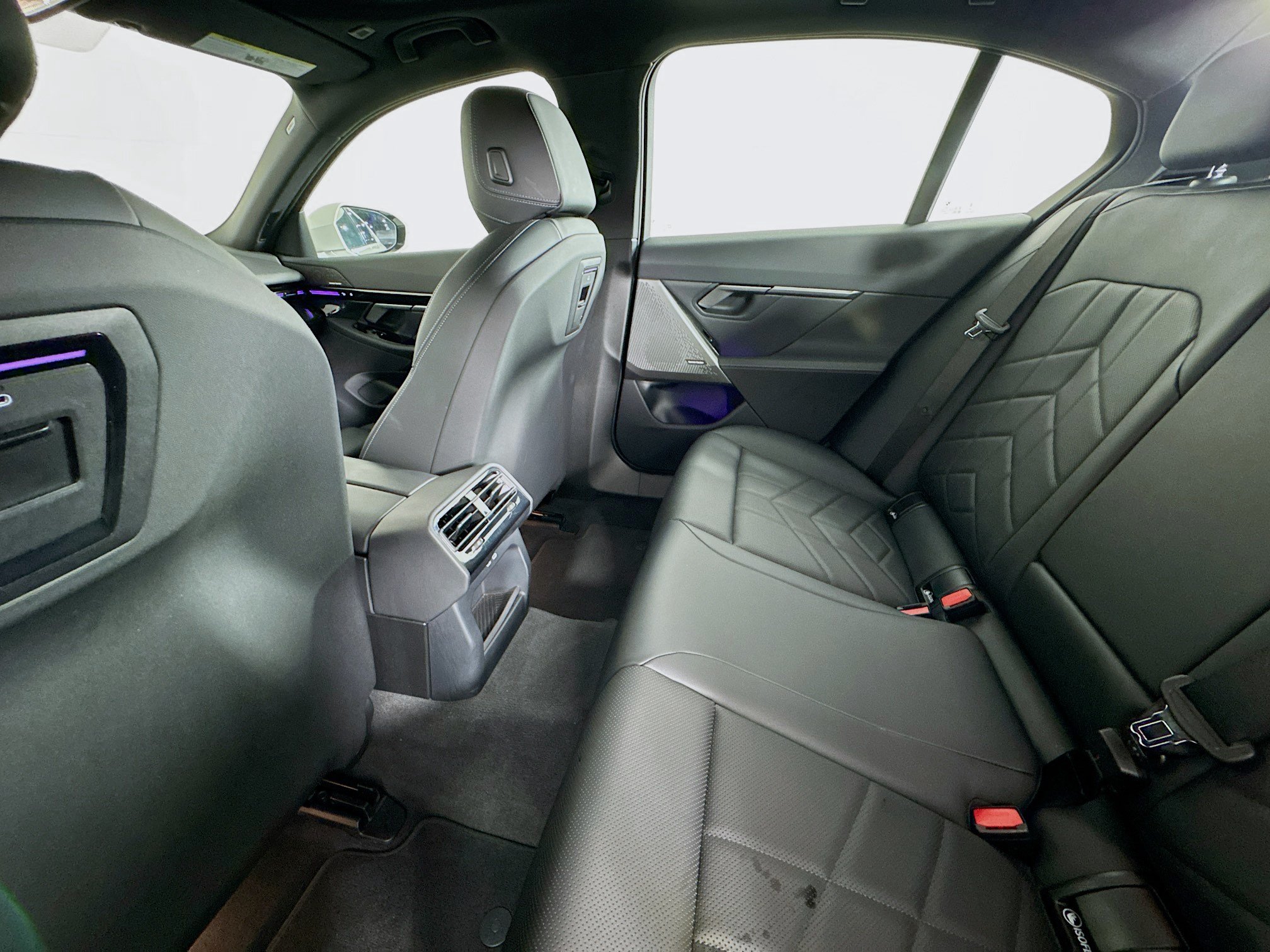 Used 2026 BMW 530i w/ Premium Package RWD image 23