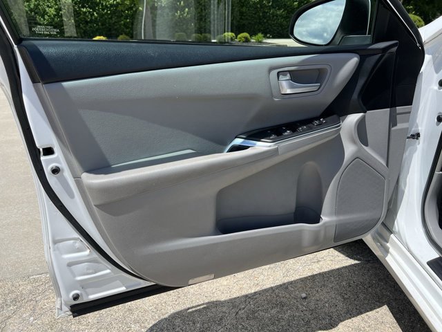 Used 2017 Toyota Camry LE FWD image 23
