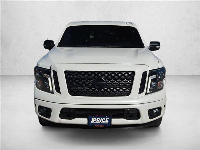 Used 2018 Nissan Titan SV w/ SV Convenience Package image 2