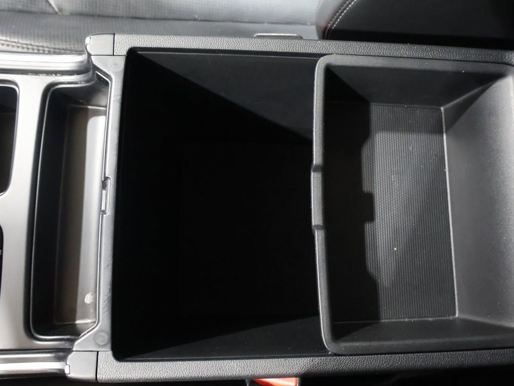 Used 2024 Kia Sorento S image 32