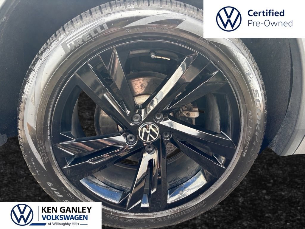 Certified 2024 Volkswagen Tiguan SE R-Line FWD image 9