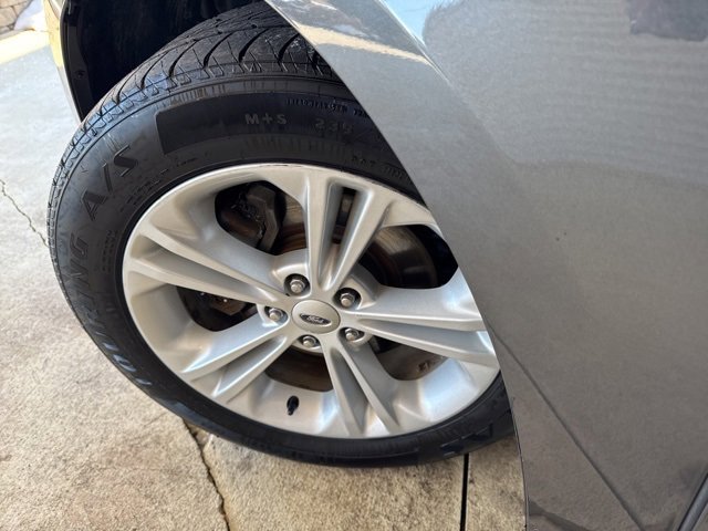 Used 2015 Ford Taurus SEL image 36