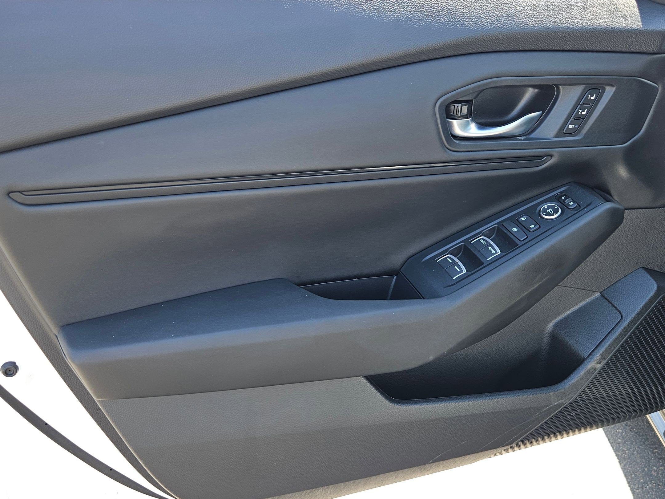 Used 2025 Honda Accord EX-L image 11