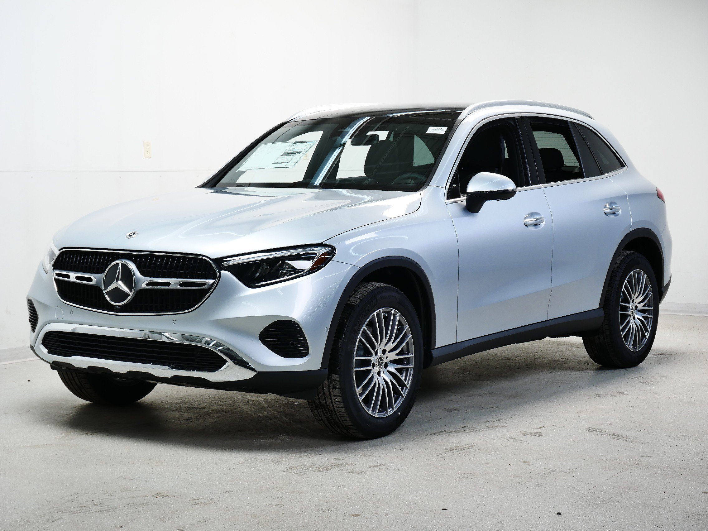 New 2026 Mercedes-Benz GLC 300 4MATIC image 4