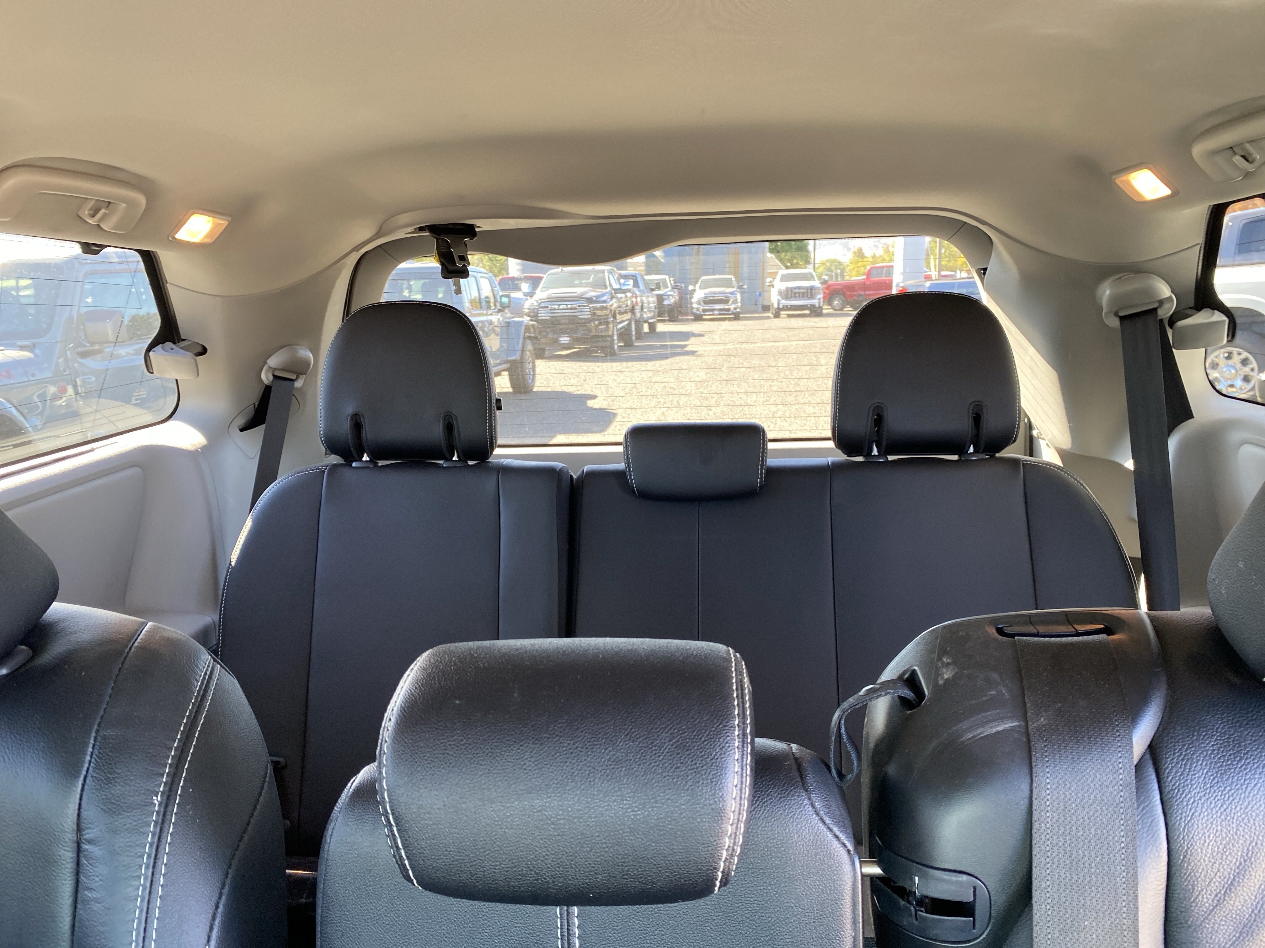 Used 2018 Toyota Sienna SE FWD image 24