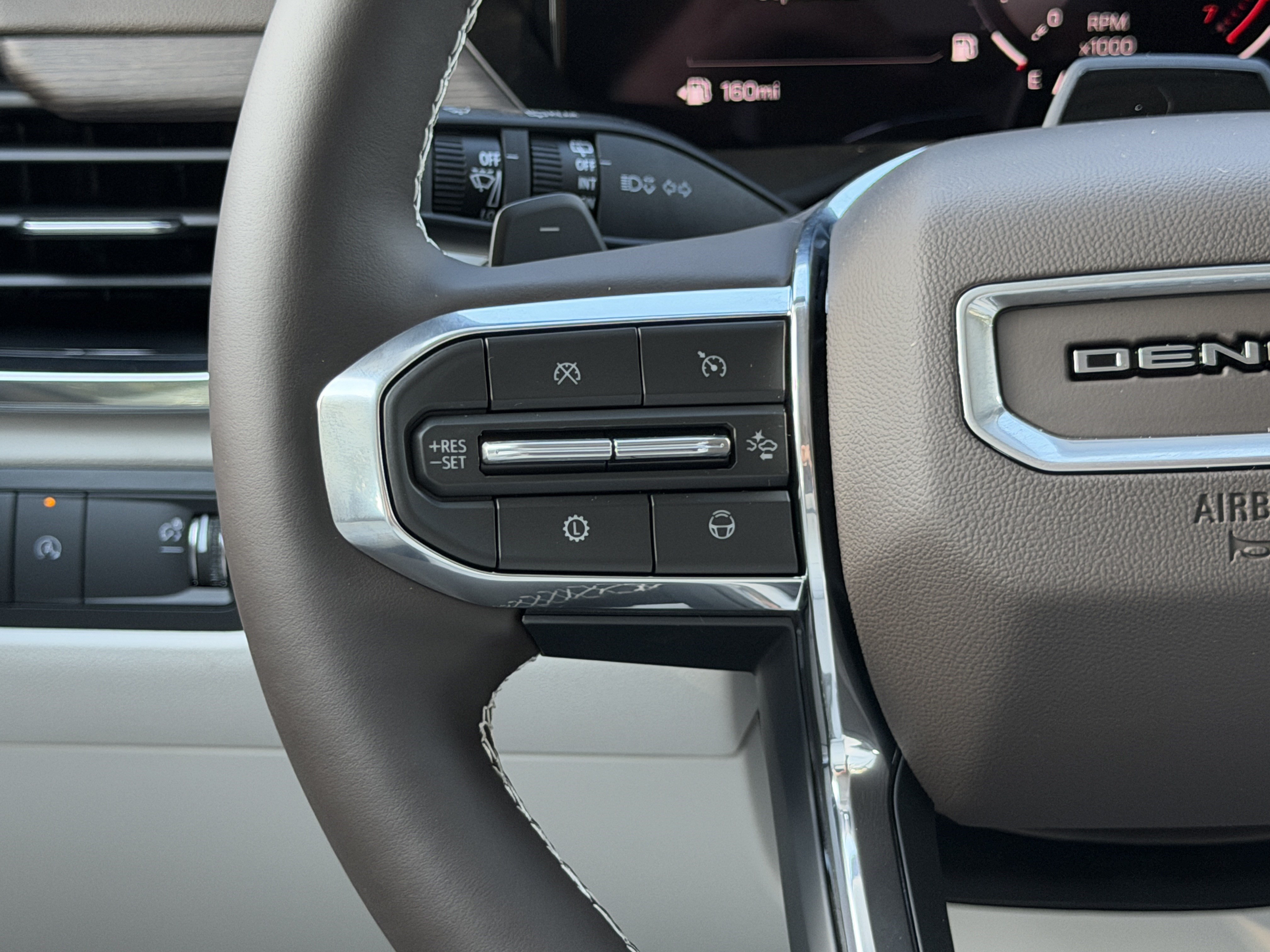 New 2027 GMC Acadia Denali w/ Denali Reserve Package FWD image 34