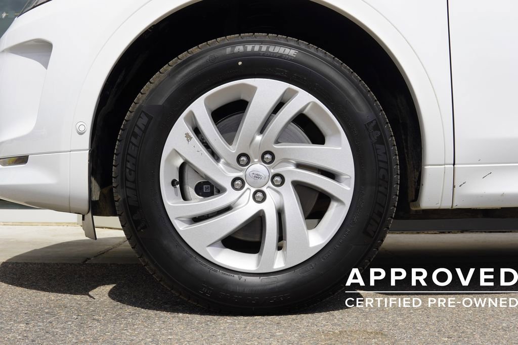 Used 2025 Land Rover Discovery Sport S image 32