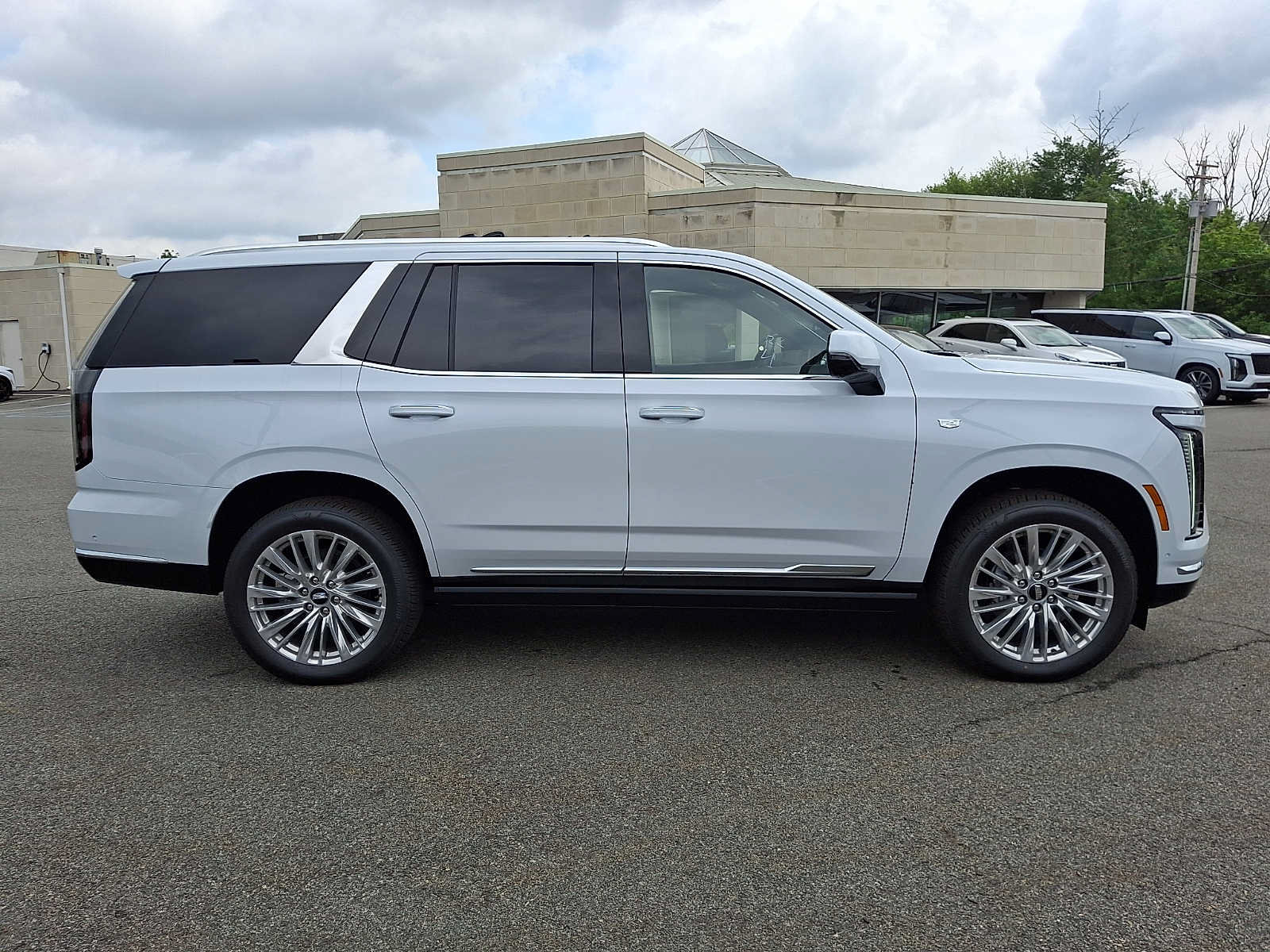Used 2026 Cadillac Escalade Luxury w/ Touring Package AWD/4WD image 8