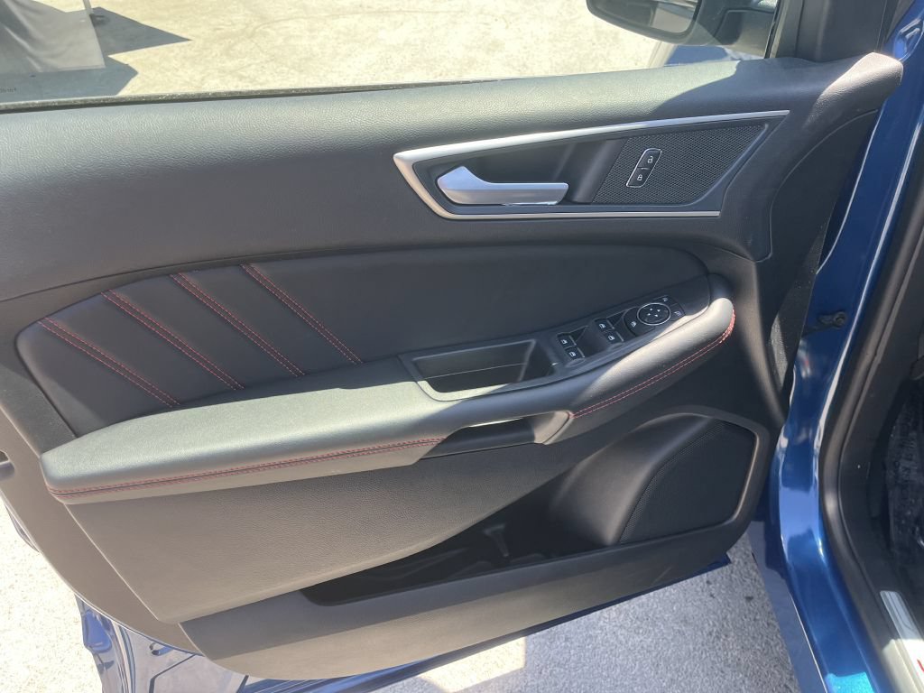 Used 2024 Ford Edge ST-Line AWD/4WD image 18