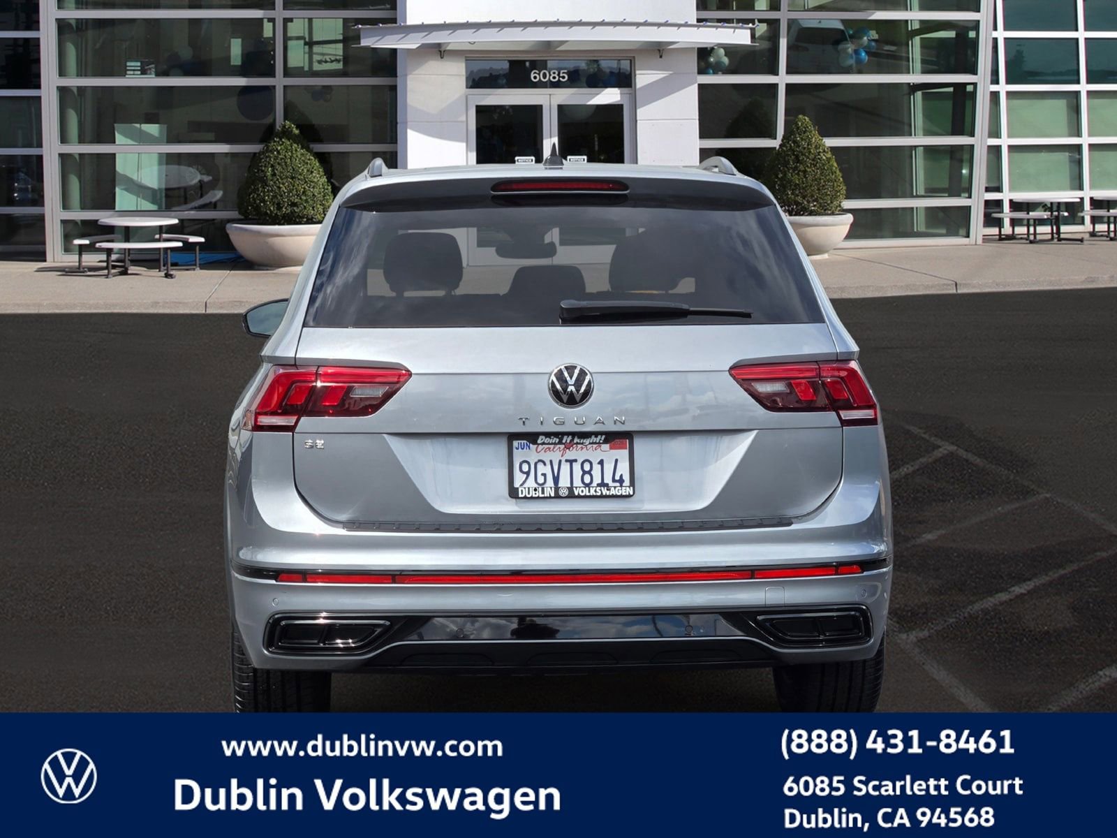 Certified 2023 Volkswagen Tiguan SE R-Line image 5