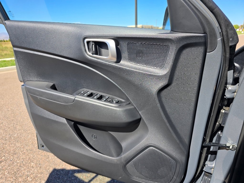 New 2025 Hyundai Venue SEL image 16