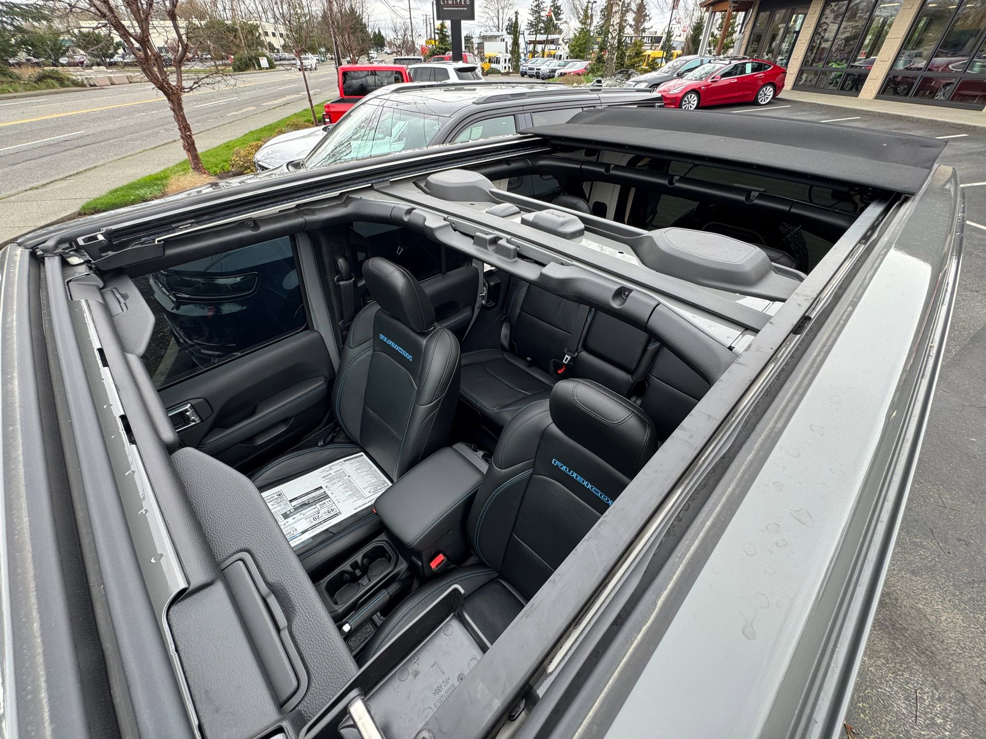 Used 2023 Jeep Wrangler Unlimited Rubicon 4xe w/ Cold Weather Group image 17