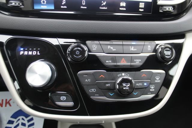 Used 2024 Chrysler Pacifica Touring-L image 21