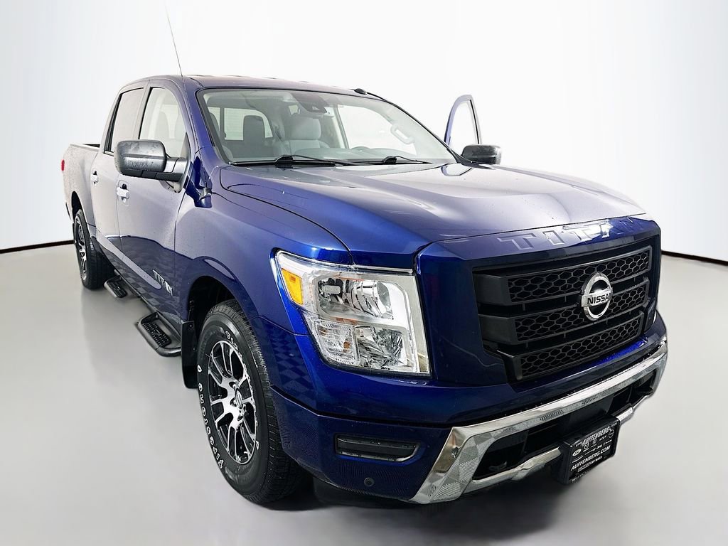 Used 2021 Nissan Titan SV w/ SV Convenience Package image 1