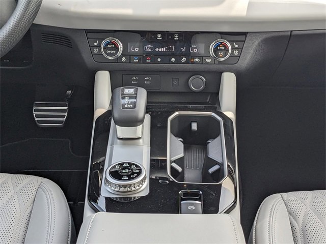 New 2025 Mitsubishi Outlander AWD image 18