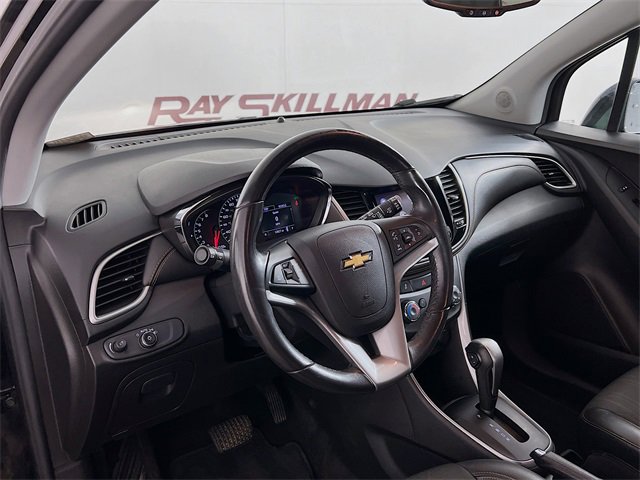 Used 2020 Chevrolet Trax LT w/ LT Convenience Package image 32
