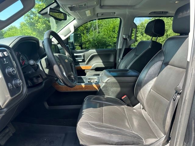 Used 2018 Chevrolet Silverado 2500 High Country w/ Duramax Plus Package AWD/4WD image 15