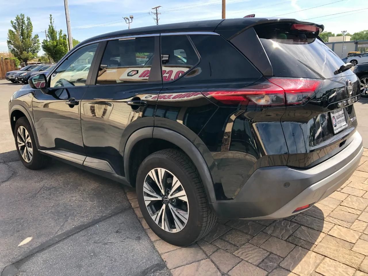 Used 2023 Nissan Rogue SV AWD/4WD image 4