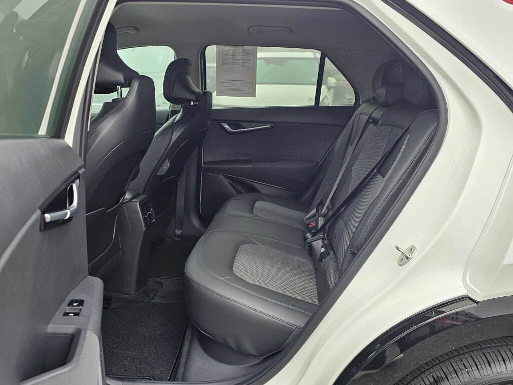 Certified 2023 Kia Niro Wind w/ Wind Preserve Package FWD image 26