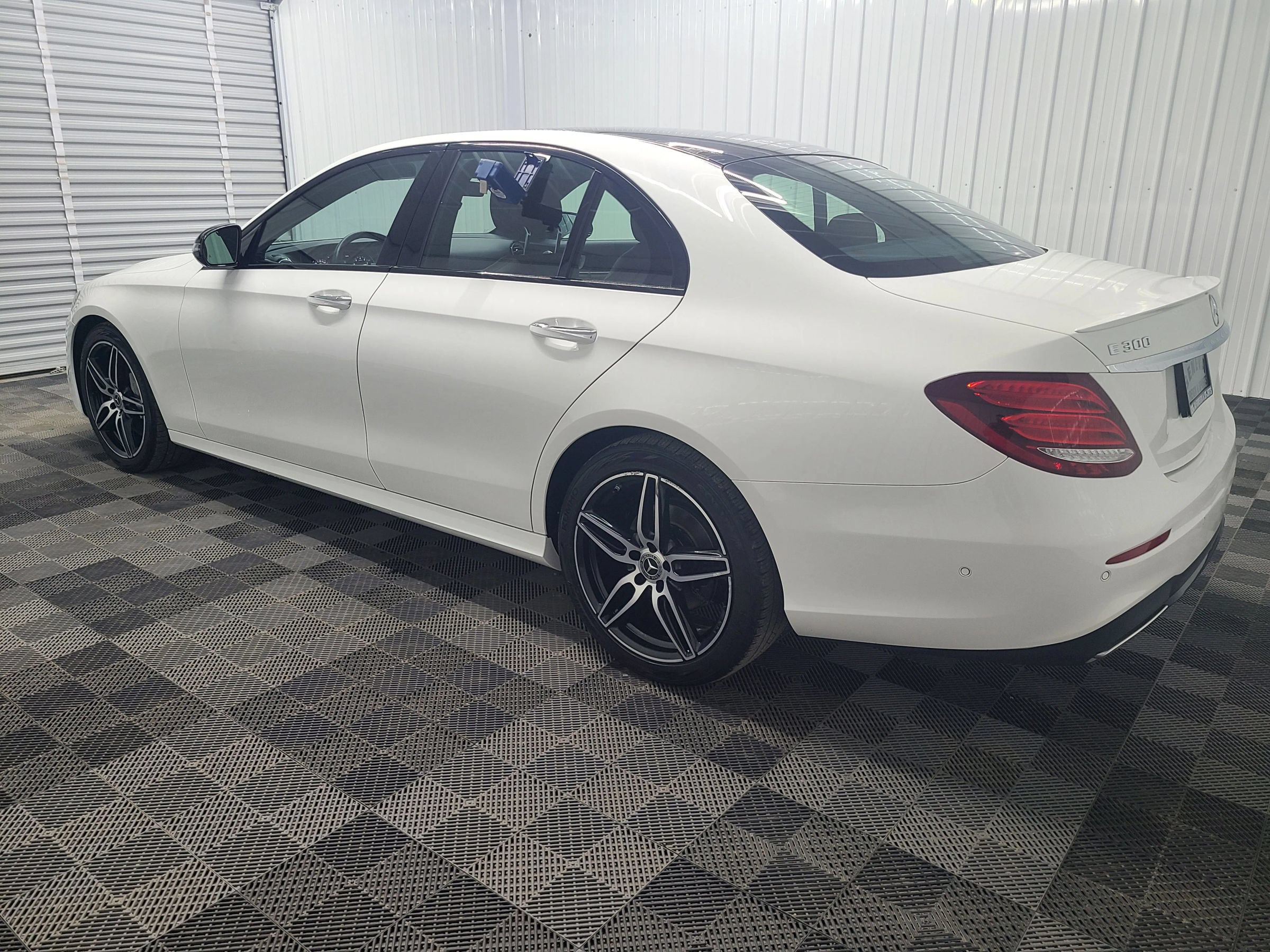 Used 2019 Mercedes-Benz E 300 4MATIC w/ Premium 1 Package image 9