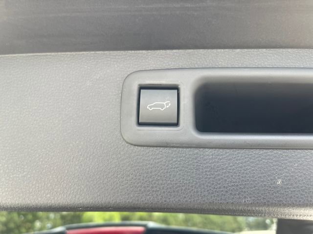 Used 2023 Toyota Highlander LE FWD image 17