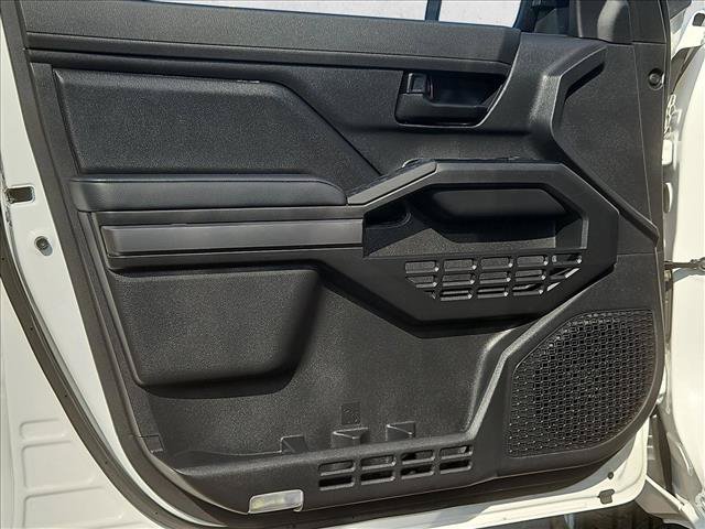 Used 2025 Toyota Tacoma SR5 AWD/4WD image 10
