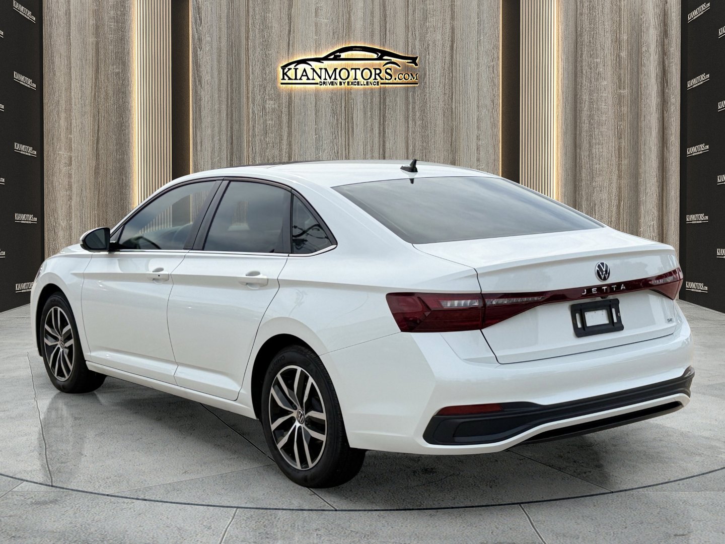 Used 2025 Volkswagen Jetta SE FWD image 6
