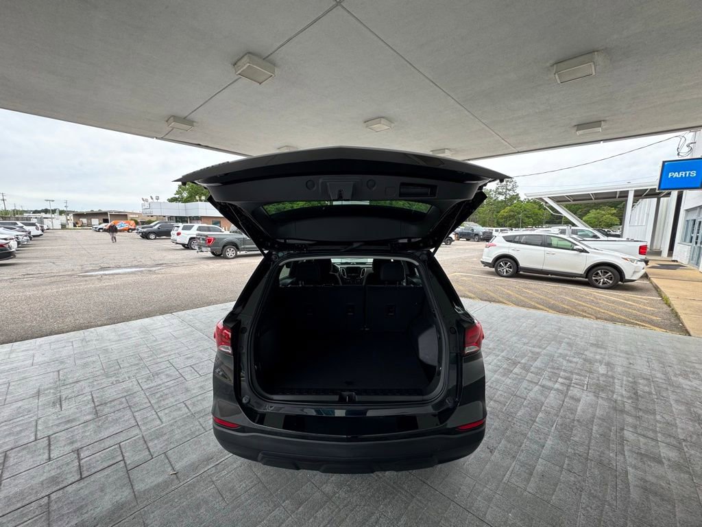 Used 2024 Chevrolet Equinox LS image 9